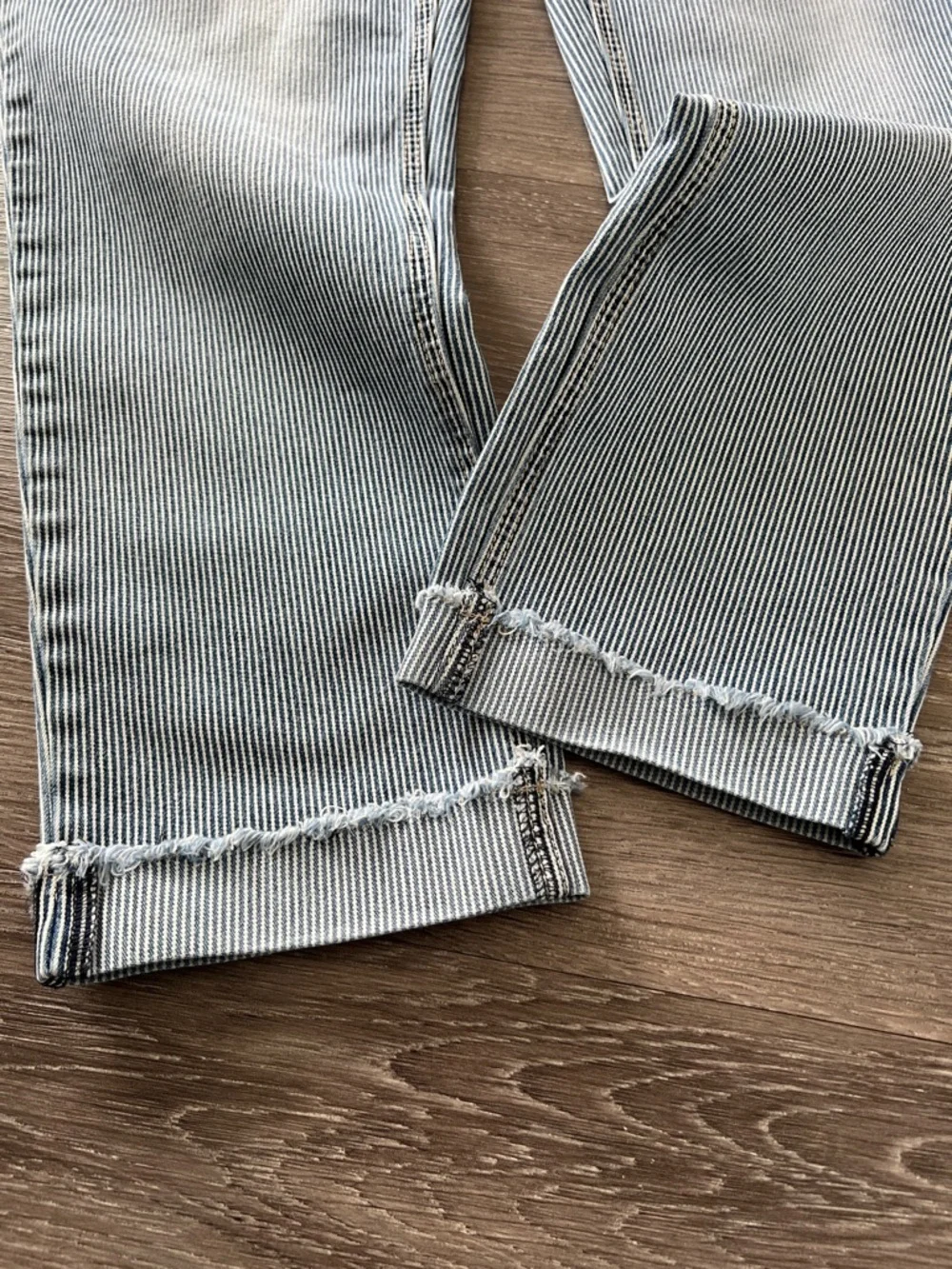 Vintage America Pinstripe Bestie Jeans Raw Hem Cropped Slim Straight Size 8/29